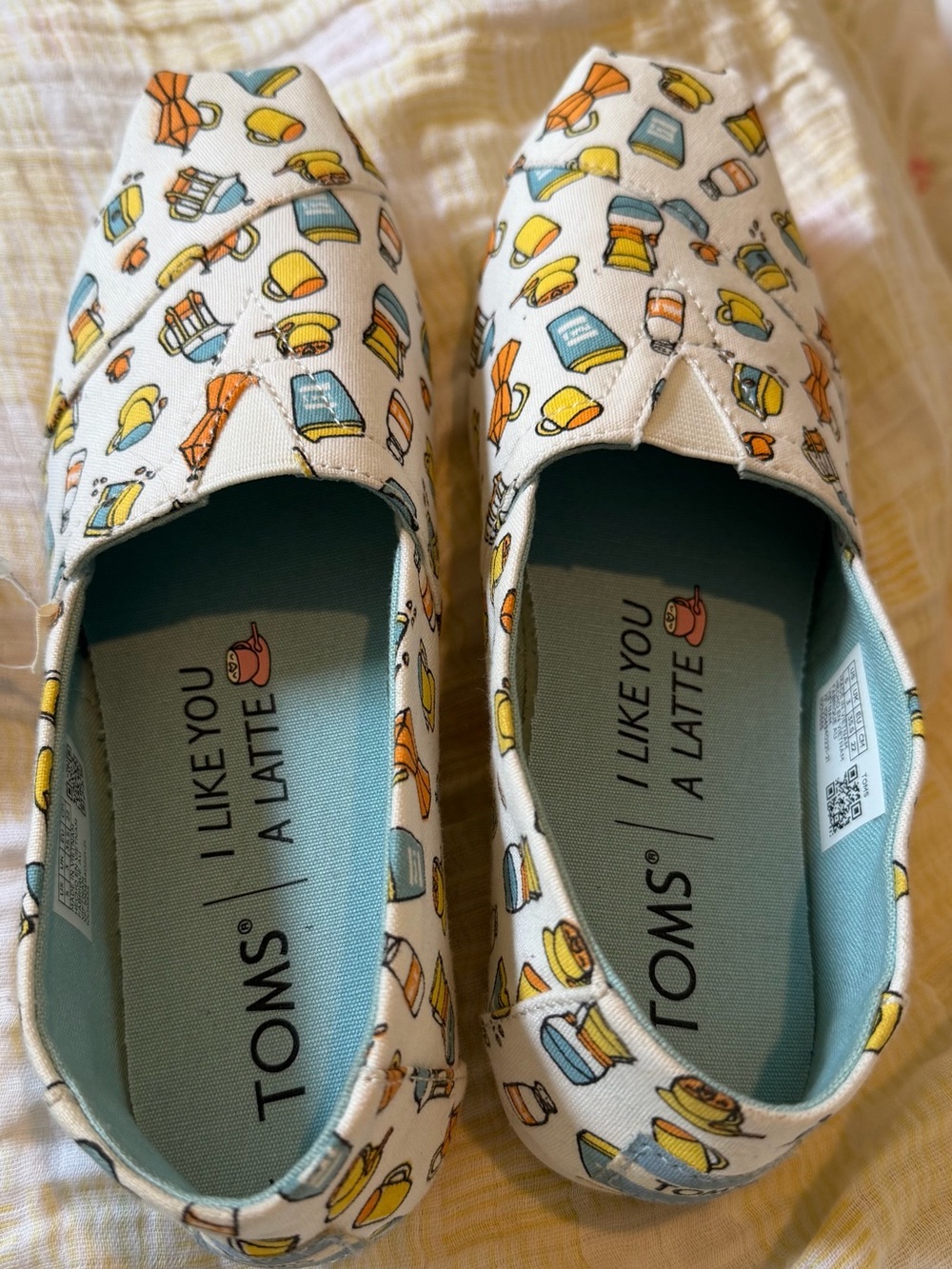 NWT~  TOMS -White Morning Coffee Print Canvas Slip-on Shoes. SZ-5